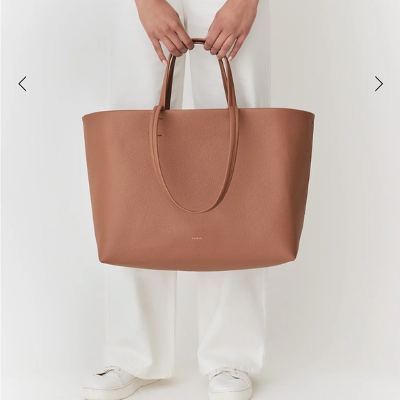 Cuyana Classic Easy Tote Bag in Caramel - Picture 1 of 8